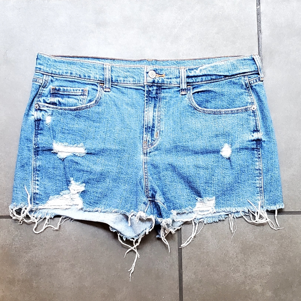 Old Navy Boyfriend Mid Rise Jean Shorts